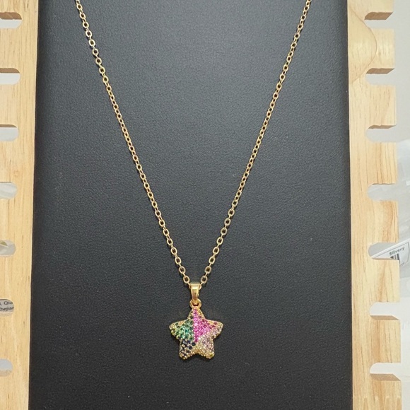 Jewelry - Gold Star Pendant Necklace